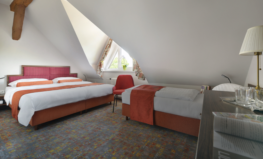 Tř&iacute;lůžkov&yacute; pokoj Comfort